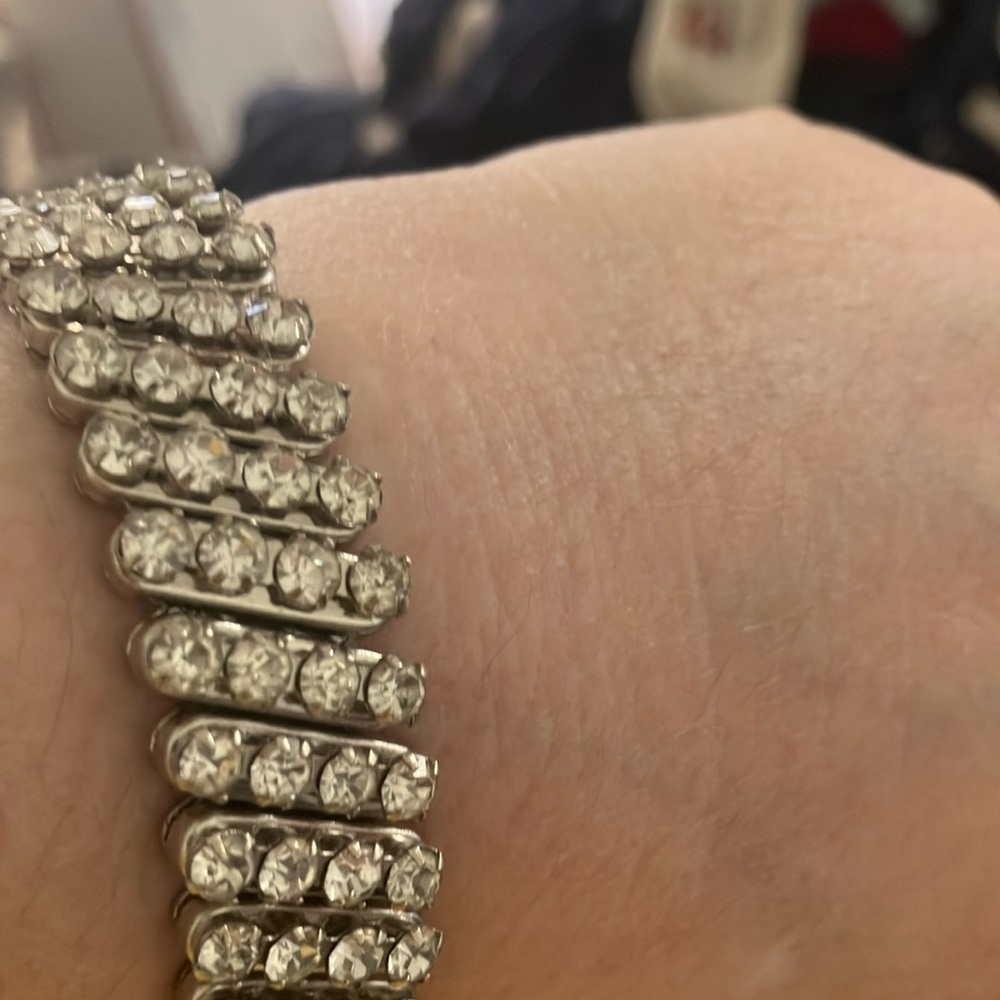 Ladies stretch rhinestone like bracelet